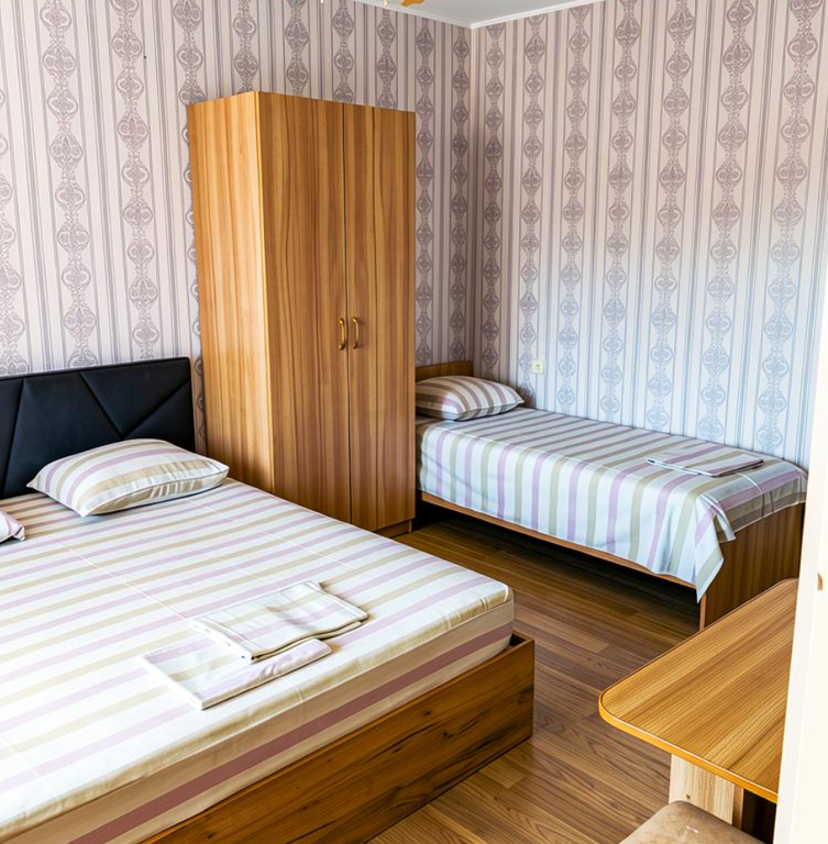 Лейла — Трёхместный номер Стандарт