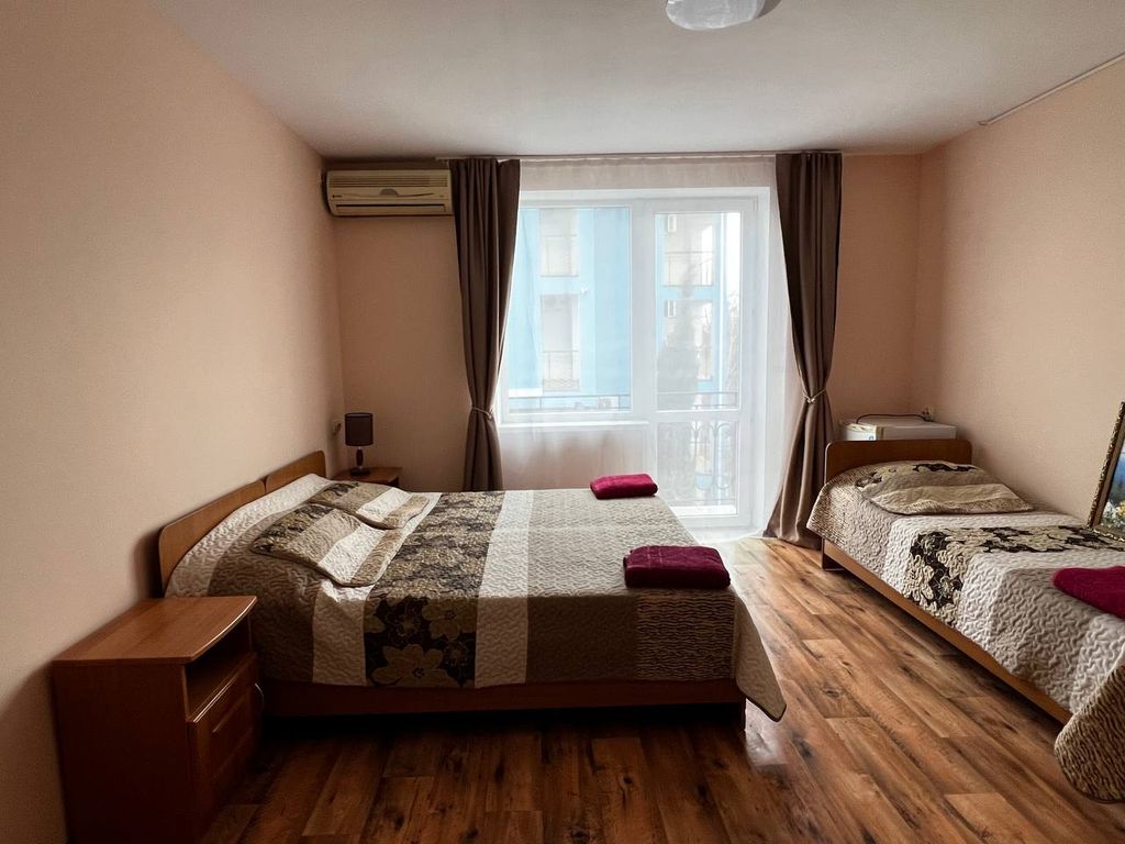 Феникс — Трёхместный номер улучшенный