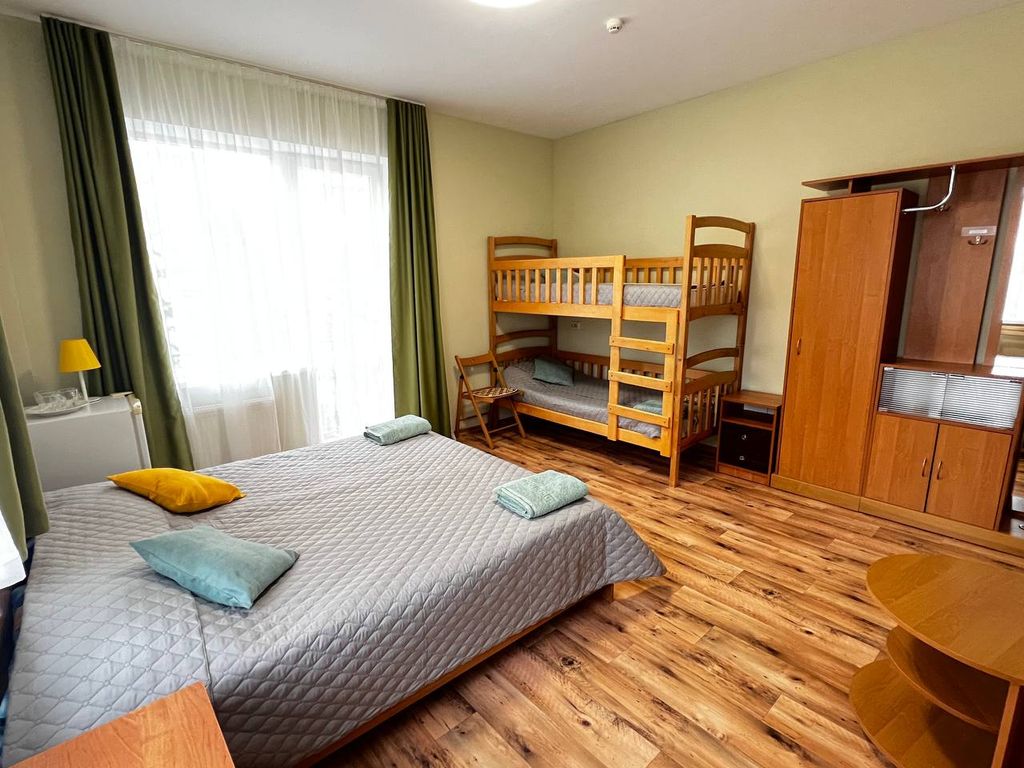 Феникс — Четырёхместный номер улучшенный