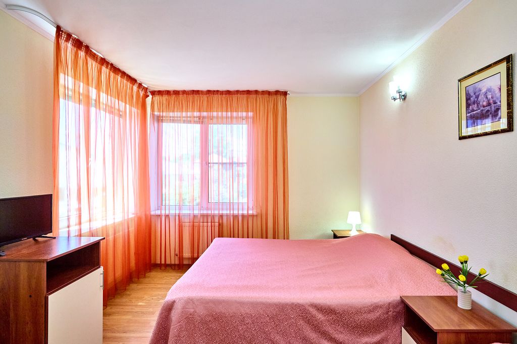 Солнечный — Трёхместный номер эконом