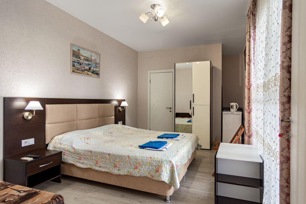 Брио — Трёхместный номер улучшенный