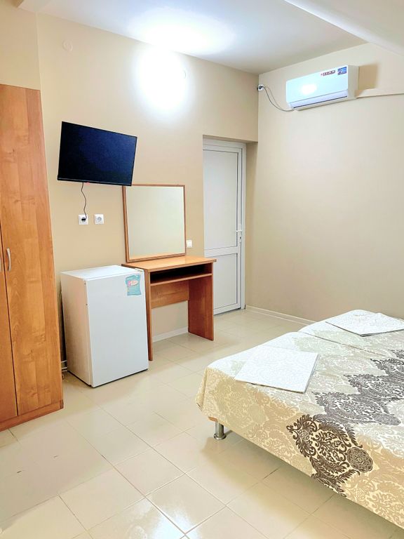 Приветливый дворик — Трёхместный номер трехместный номер на мансардном этаже