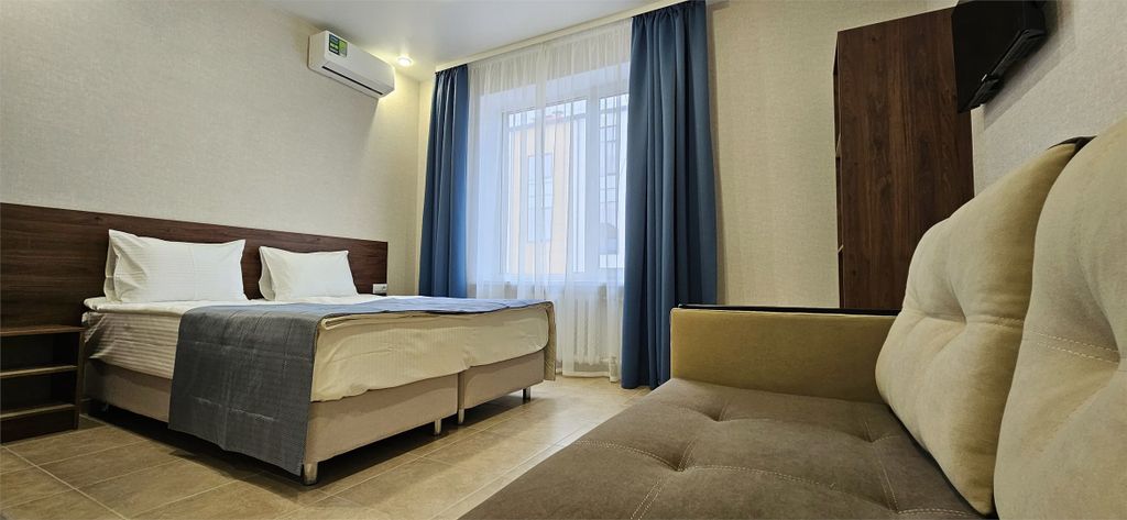 Крым — Трёхместный номер улучшенный