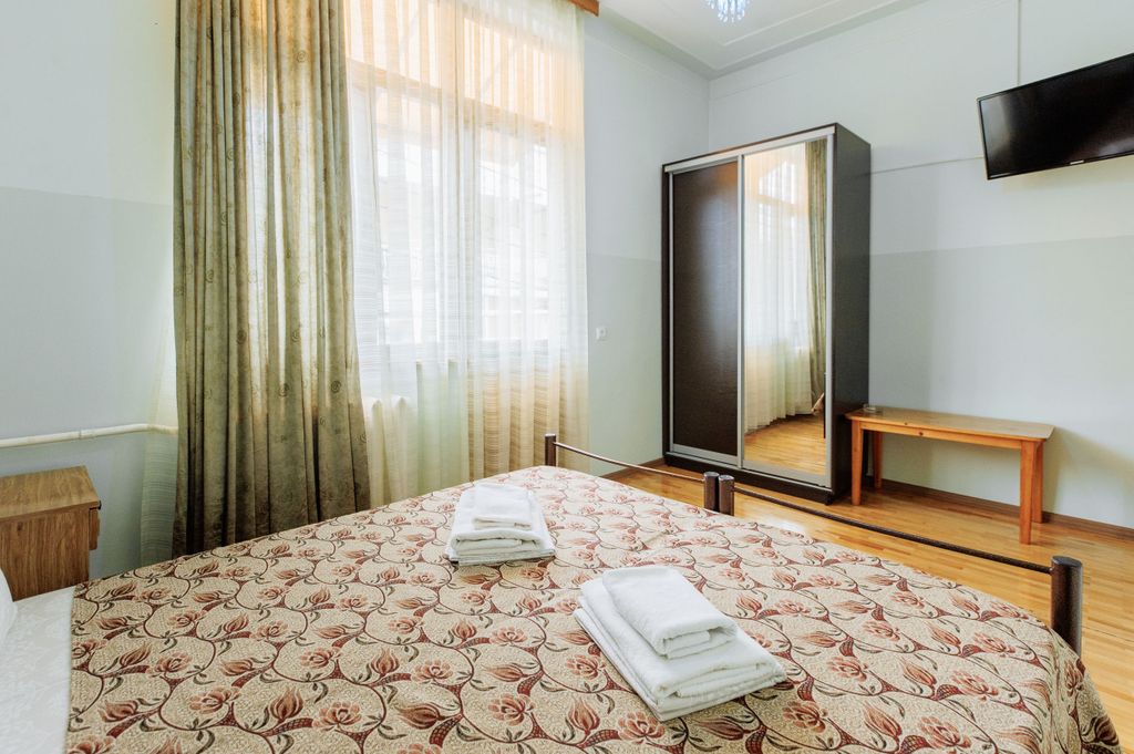 Лазурь — Двухместный номер с 1 кроватью эконом с балконом