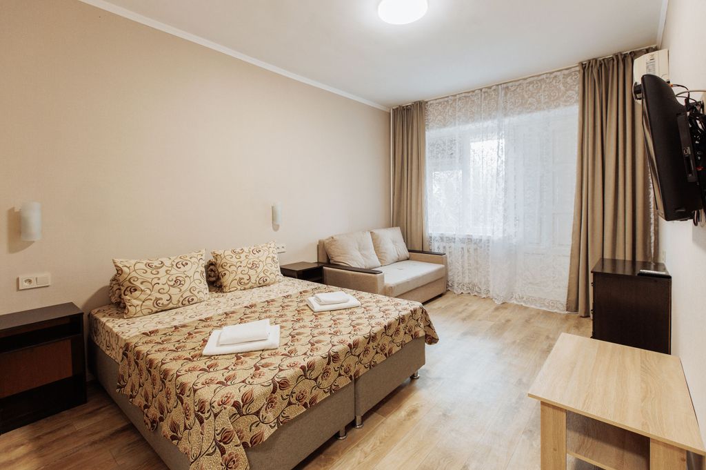 Лазурь — Четырёхместный номер Улучшенный с балконом