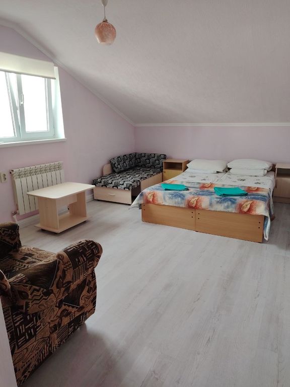 ЭдиРоз — Многоместный смешанный номер 5-местный, 2х комнатный стандарт с мини кухней и удобствами