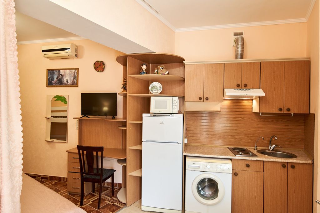 Гринвич — Четырёхместный номер Стандарт с кухней №8