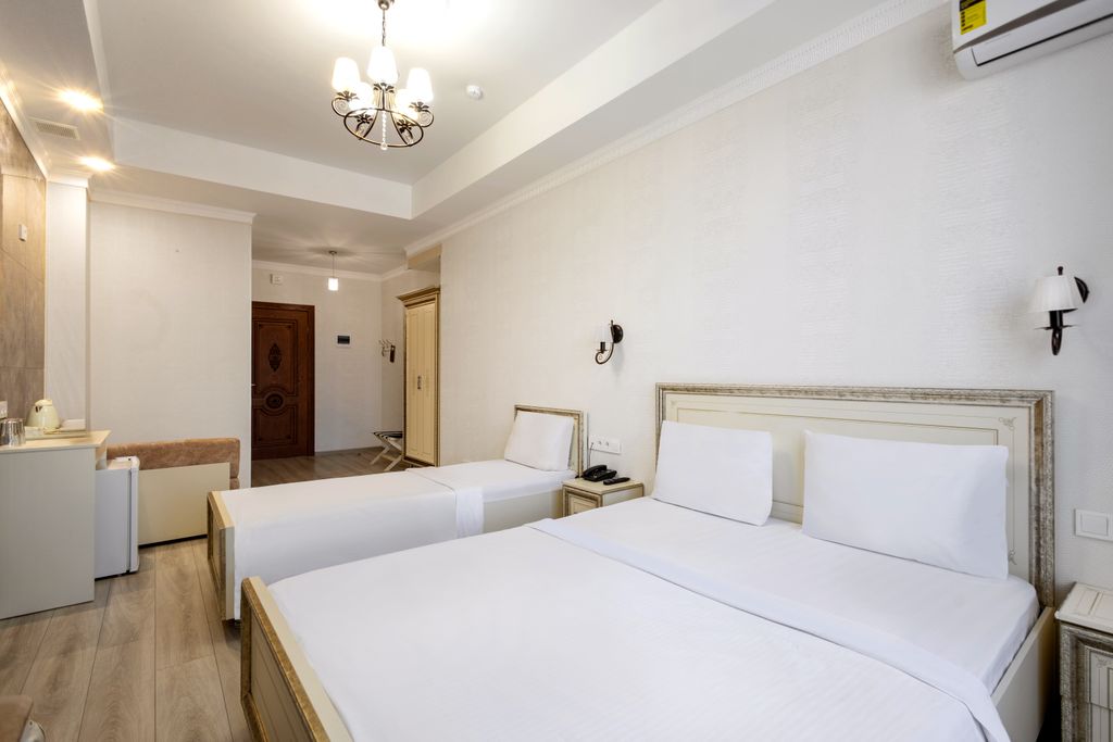 "Централ Резиденс" — Трёхместный номер Комфорт плюс