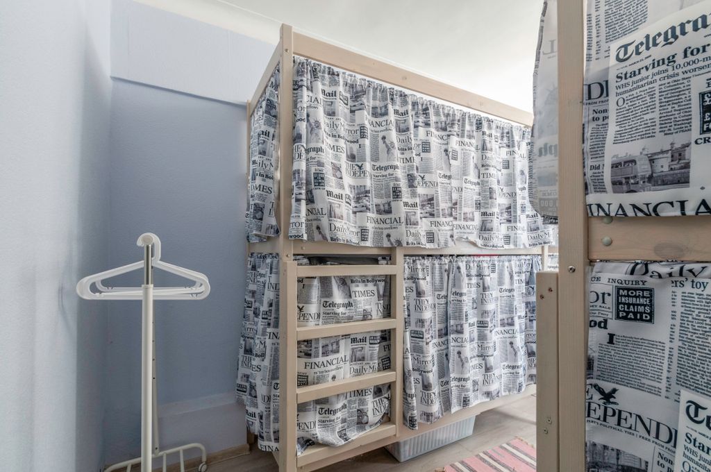 Ленинская Слобода — Многоместный смешанный номер Кровать в общем 4-местном номере с собственной ванной комнатой вне номера