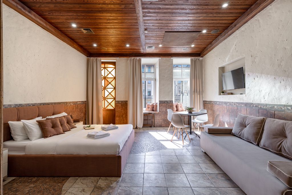 АпартПейдж Невский — Семейный номер делюкс с кинотеатром, кухней и видом на Невский проспект