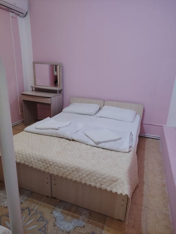 ЭдиРоз — Семейный номер Семейный 2х комнатный, 4х местный номер с удобствами и миникухней (Семейный)