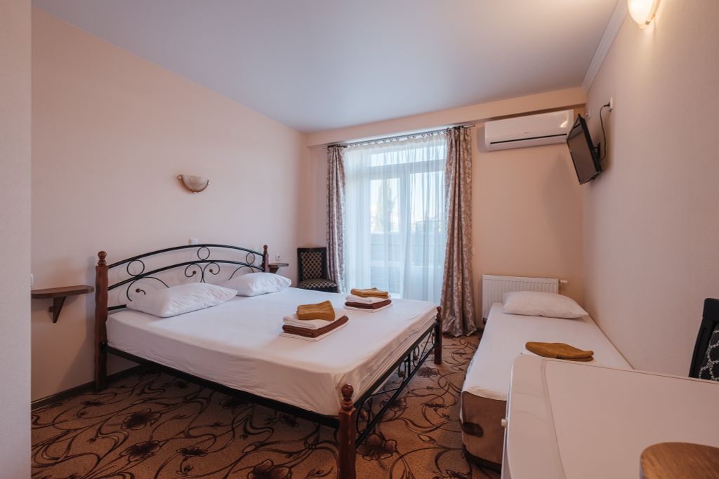 Жаклин — Трёхместный номер Стандарт