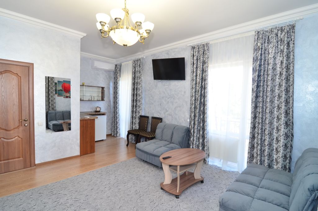 Жаклин — Четырёхместный номер Люкс студия