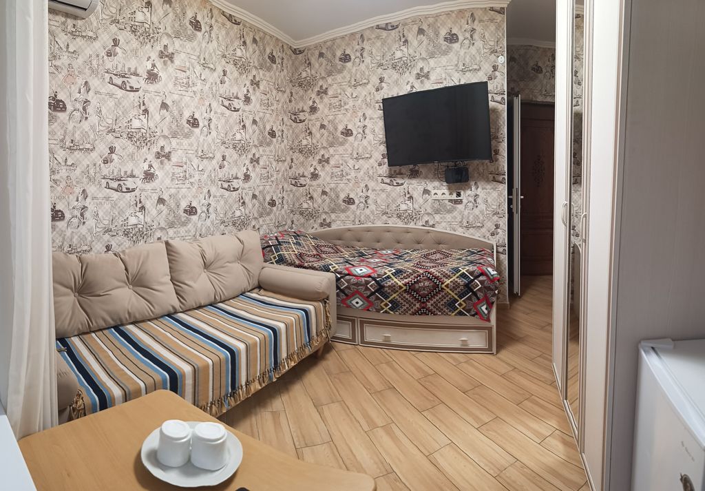 Семейный клуб Арго — Двухместный номер с 2 отдельными кроватями 1 местный + 2х сп. диван-кровать. Номер с отдельным входом