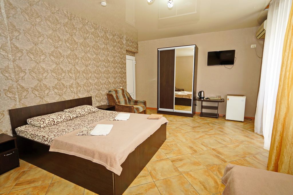 Эдем — Семейный номер пятиместный с балконом