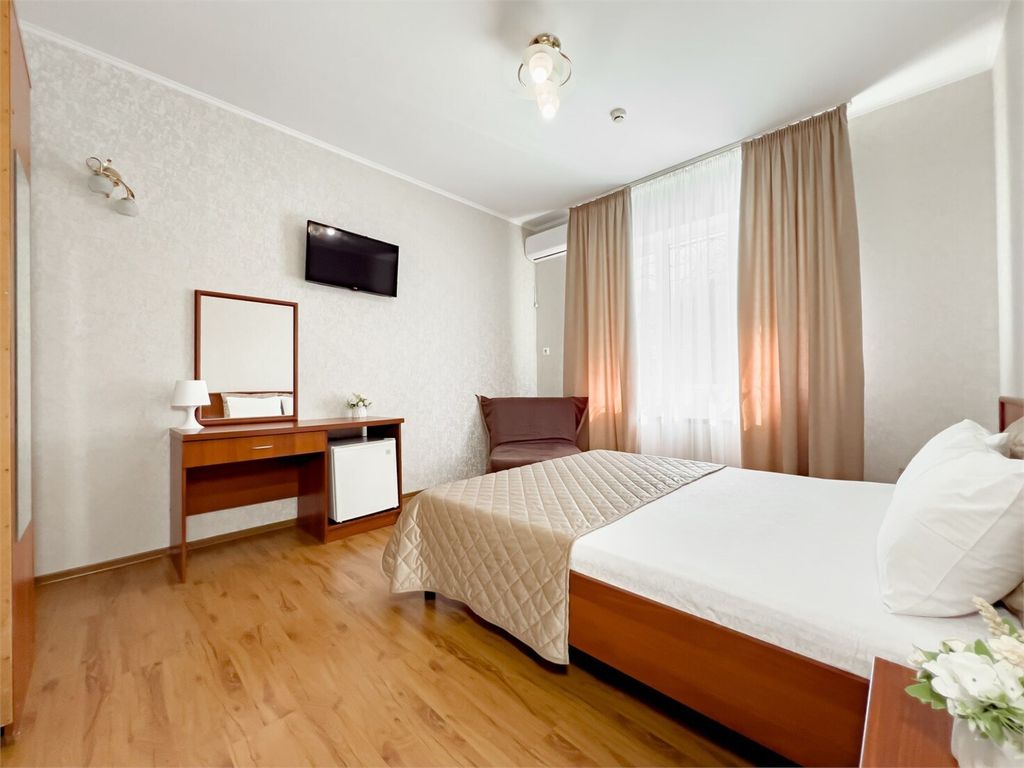 Ренессанс — Трёхместный номер Комфорт