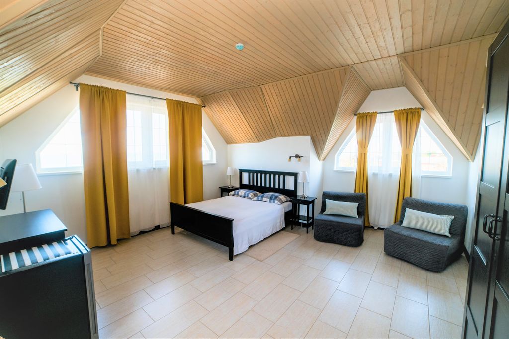 Азов-Инн — Четырёхместный номер 301