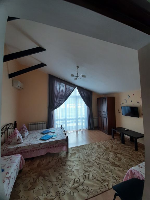 Надежда — Четырёхместный номер эконом