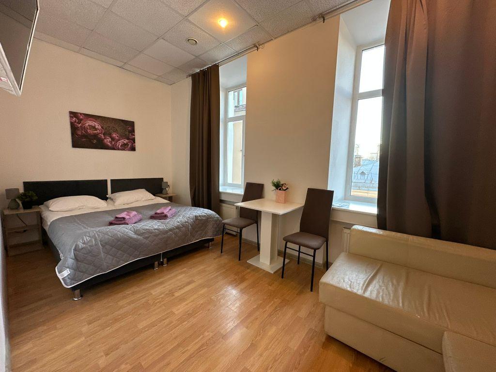 Boho Center Nevsky 140 — Четырёхместный номер с двуспальной кроватью или двумя односпальными и диваном на 5 этаже