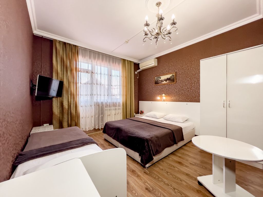 Бриз-Адлер — Трёхместный номер улучшенный