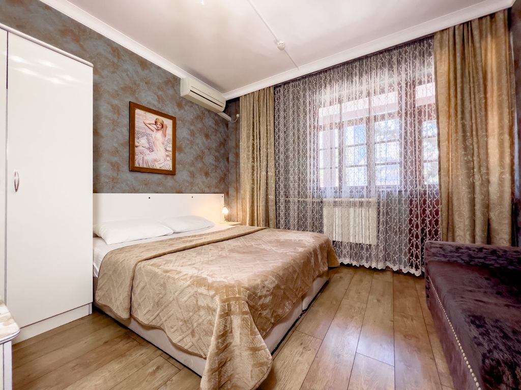 Бриз-Адлер — Двухместный номер с 1 кроватью улучшенный