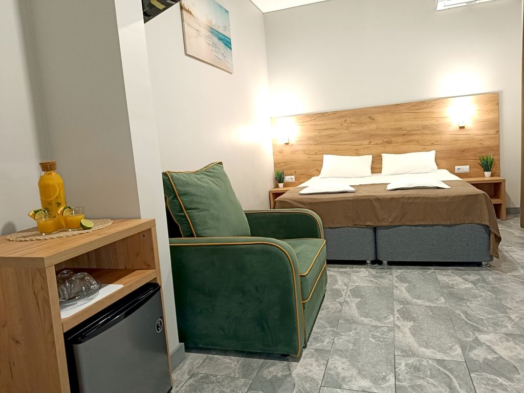 Amina — Трёхместный номер с террасой