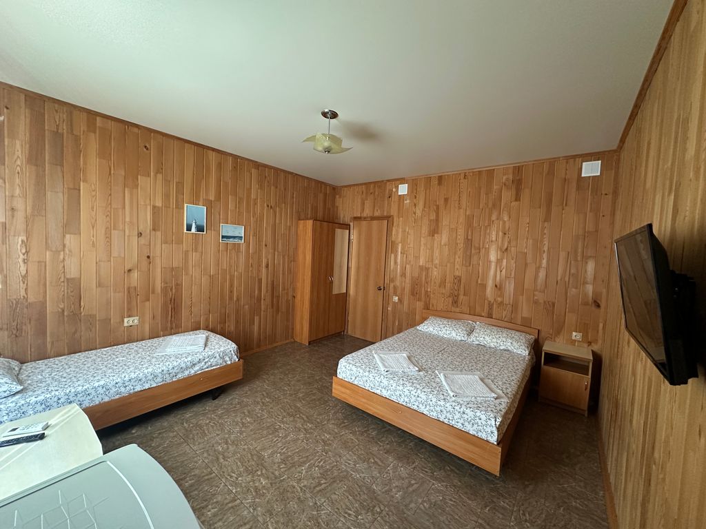 Приветливый — Трёхместный номер стандарт