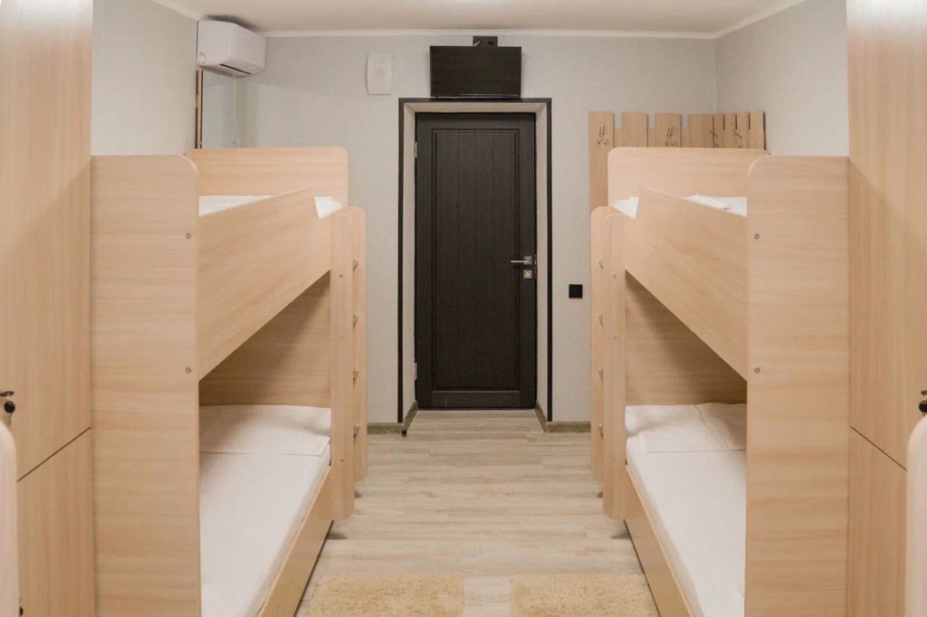 Колос — Многоместный смешанный номер Восьмиместный номер Эконом