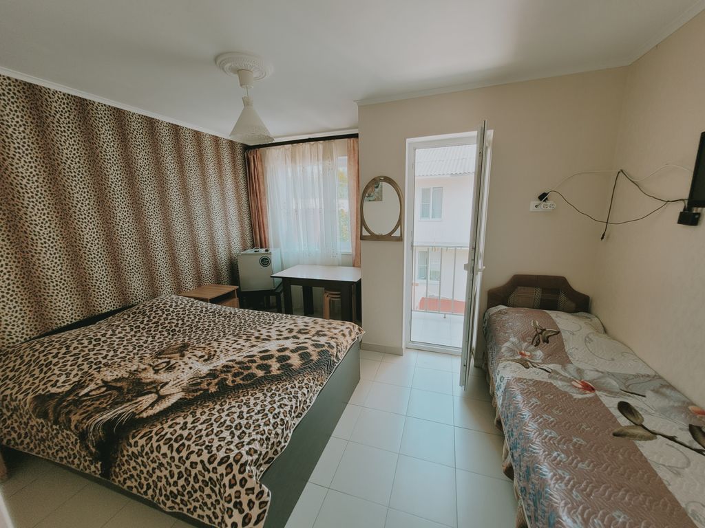 Друзья — Трёхместный номер улучшенный