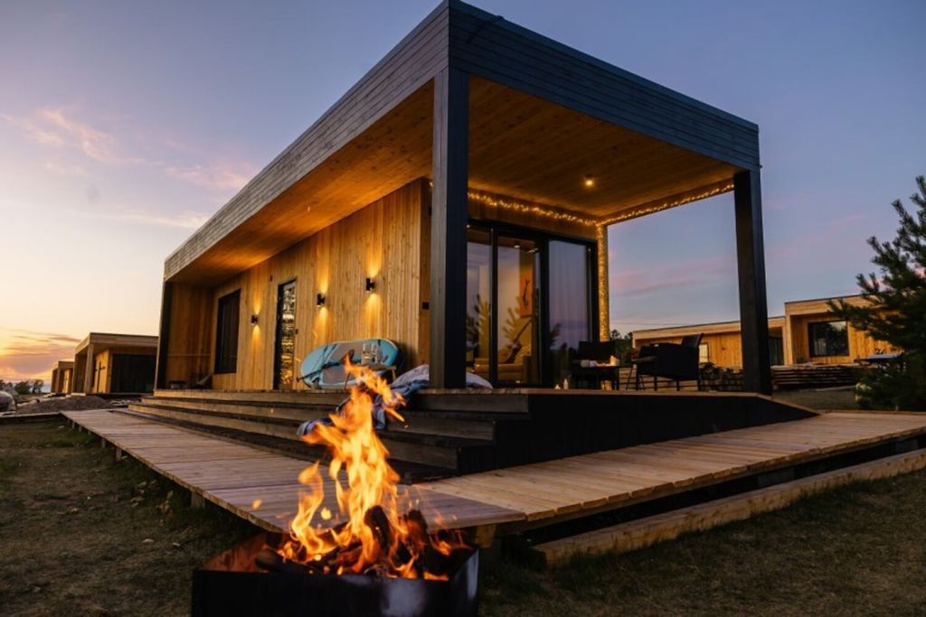 Рыбацкая Артель — Дом Модульный из лиственницы с видом на лес категории Студия