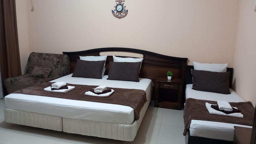 Южная роза — Трёхместный номер люкс