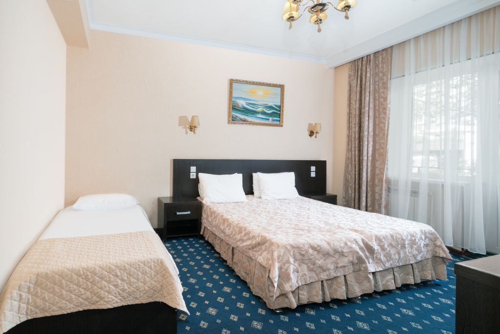 Астория — Трёхместный номер комфорт