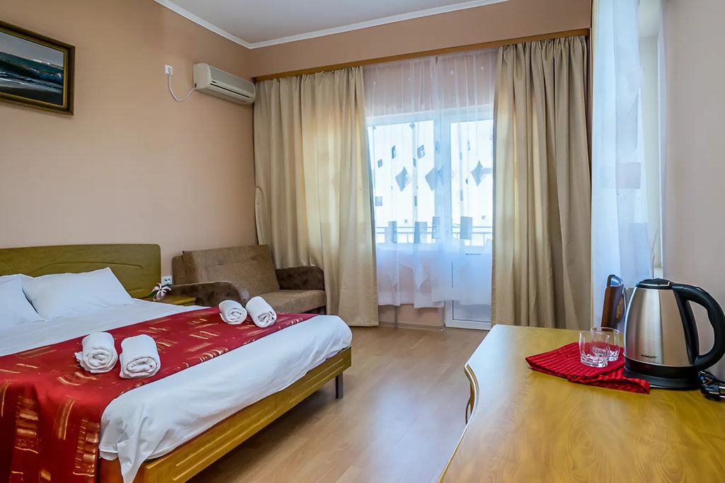 Мария — Четырёхместный номер полулюкс с видом на лес