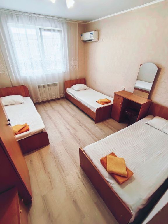 Свои на море — Трёхместный номер стандарт