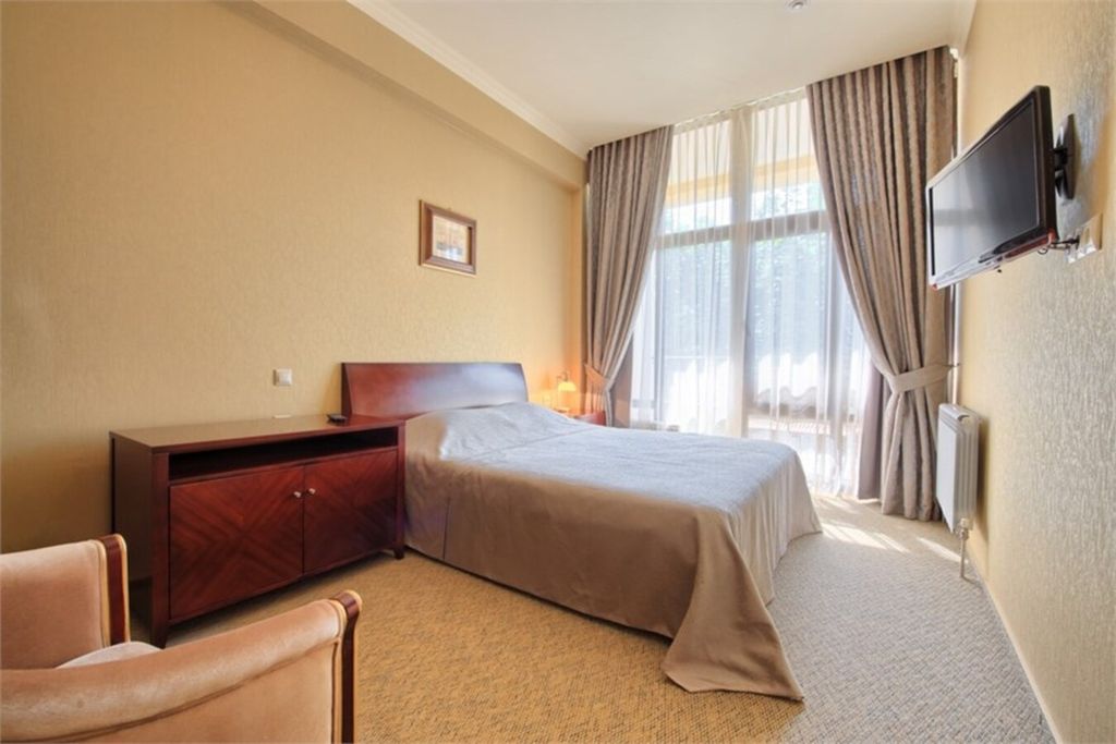 Пансионат Плаза Ессентуки — Четырёхместный номер люкс семейный (две двуспальные кровати)