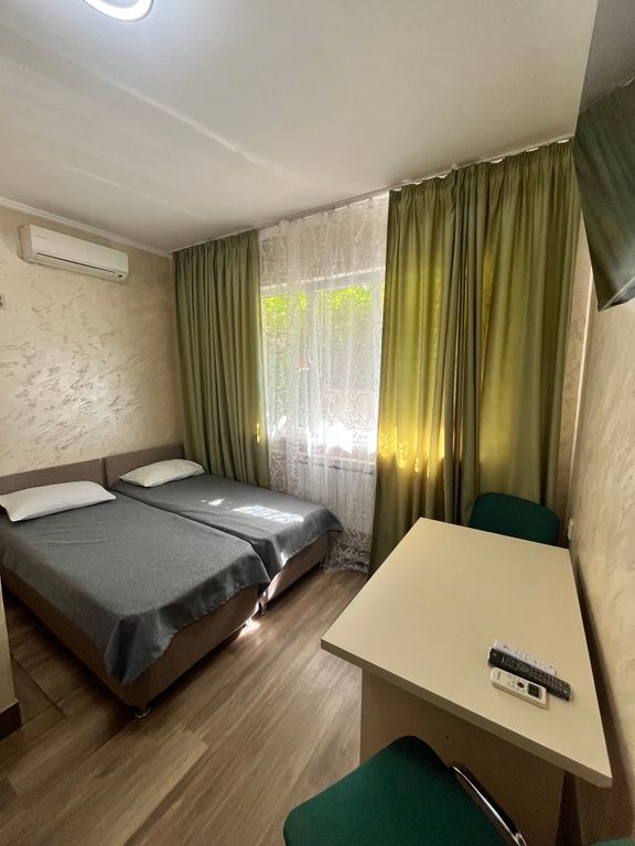 Александра — Двухместный номер с 2 отдельными кроватями улучшенный