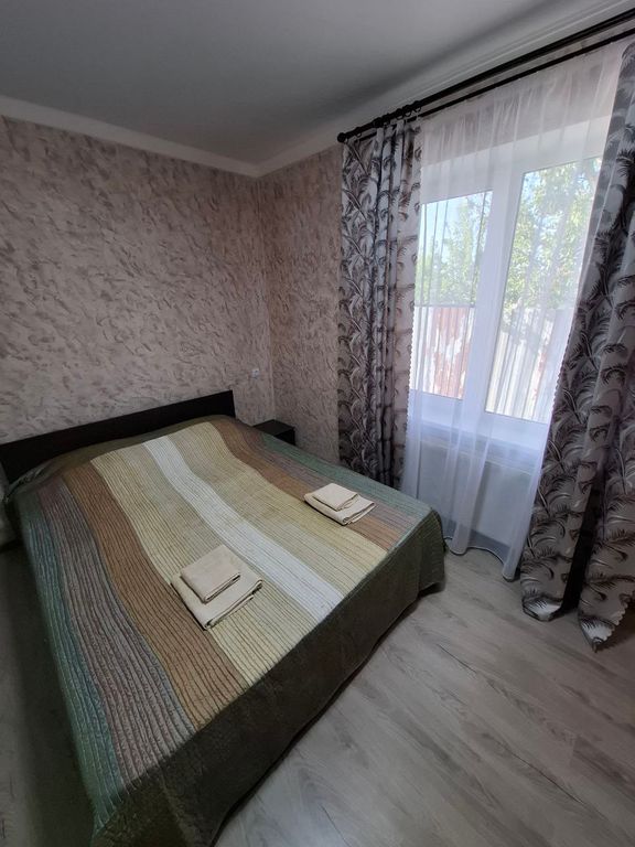 У Пруда — Апартаменты двухкомнатные с кухней и верандой