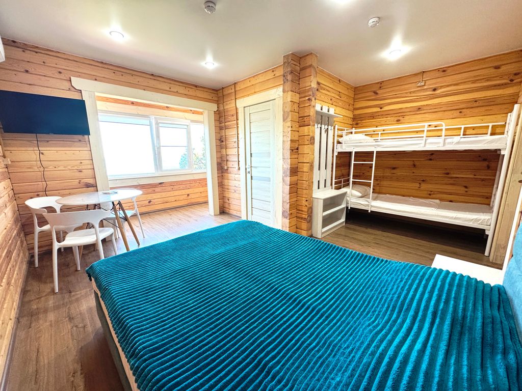 Паруса — Семейный номер люкс с видом на море