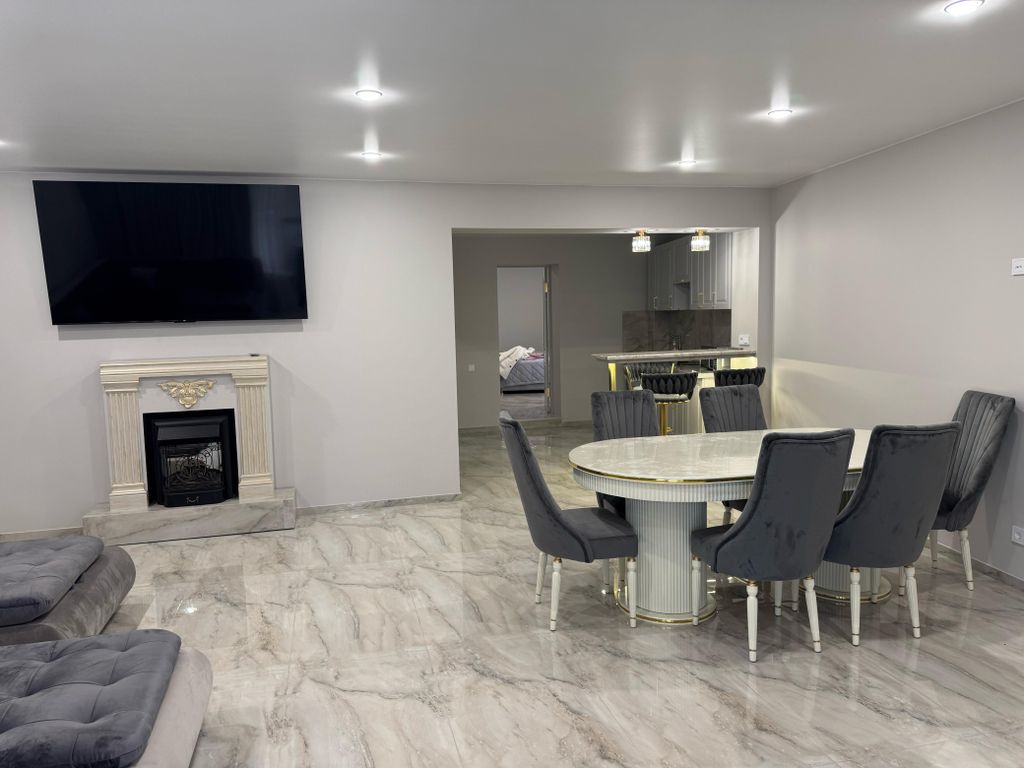 Astoria — Апартаменты Трехкомнатные апартаменты категории “Люкс”