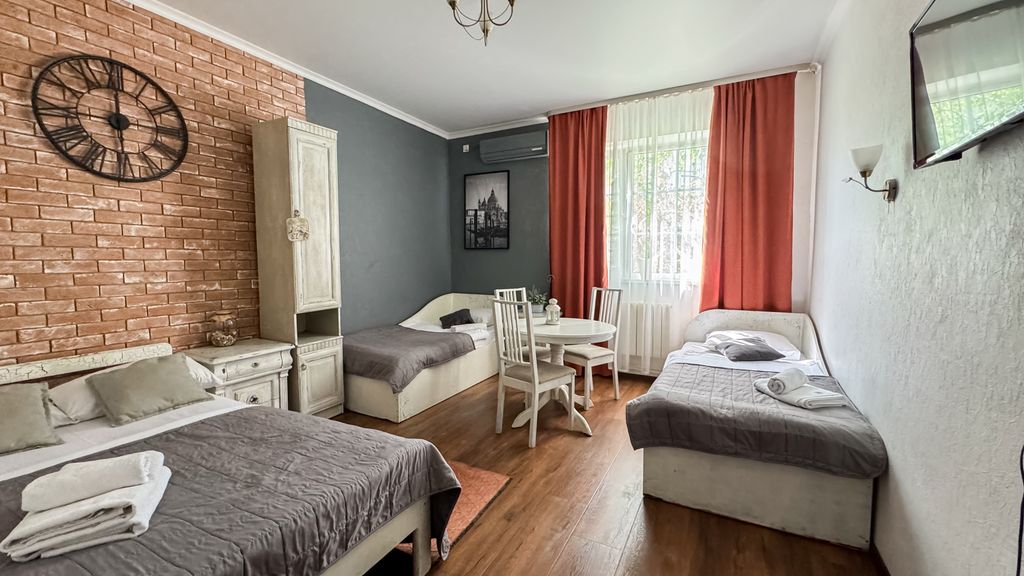 Ростов Казачий — Четырёхместный номер люкс