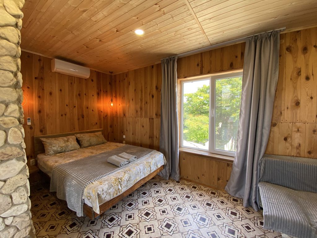 Прайд — Четырёхместный номер улучшенный с видом на море