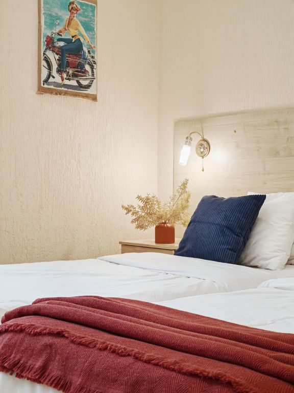 Шоколад — Четырёхместный номер с двумя спальнями и 2-мя с/у