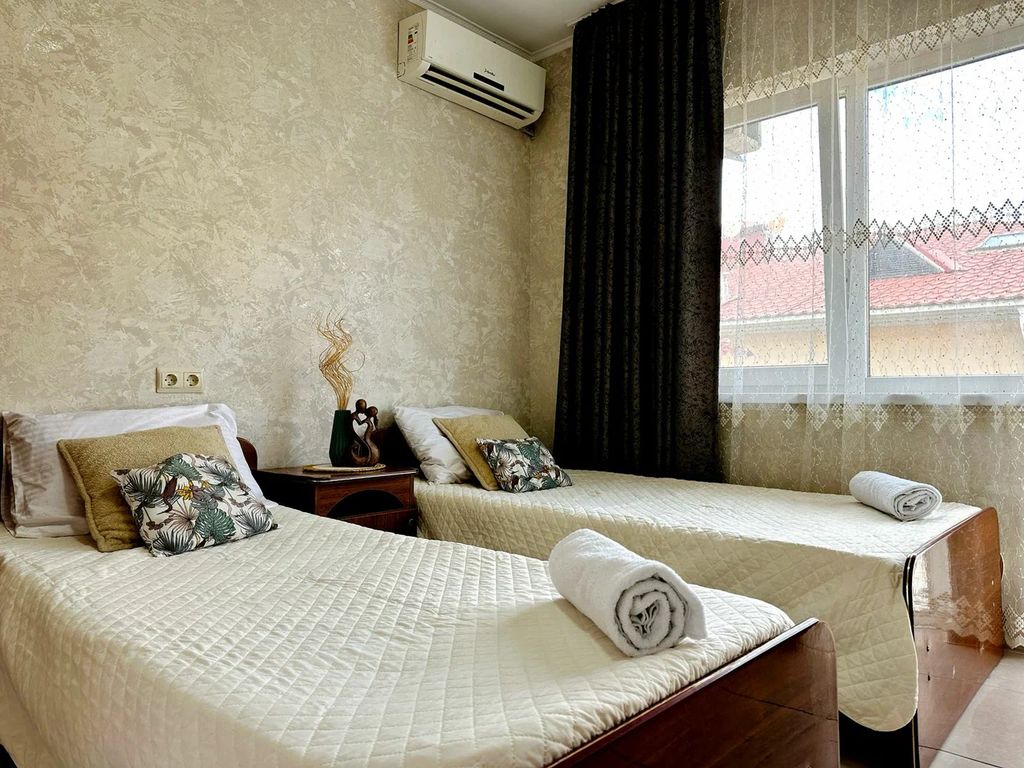 Арарат — Двухместный номер с 2 отдельными кроватями Стандартный двухместный номер с раздельными кроватями, балкон 2-4 этаж