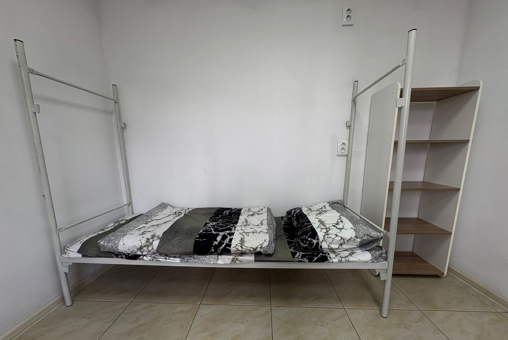 Нижний Лайк — Многоместный смешанный номер эконом (душ/туалет общий)