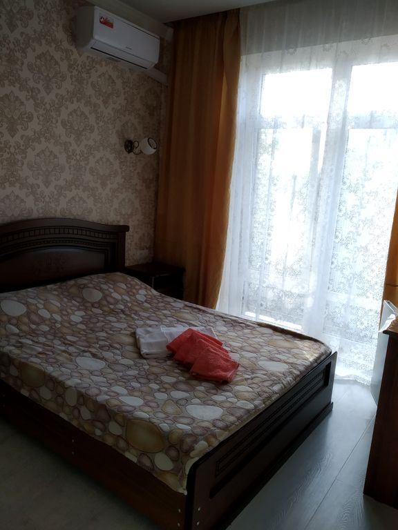 Континенталь — Двухместный номер с 1 кроватью с балконом