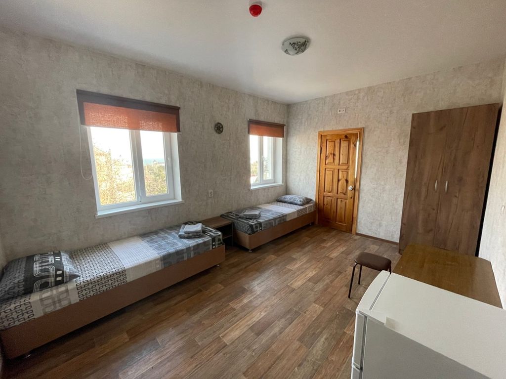 У Александра — Семейный номер 4-х местный 2-х комнатный с кухней