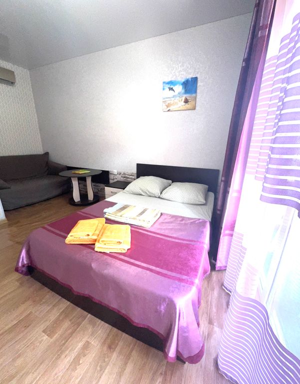 Славянский дворик — Трёхместный номер уютный на 1 этаже с двухспальной кроватью